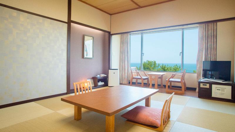 可看到停车场的标准间, Ana Holiday Inn Resort Miyazaki, An Ihg