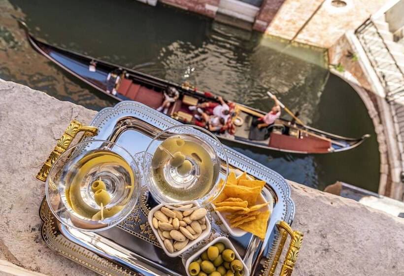 سوئیت با چشم‌انداز, Bella Venezia