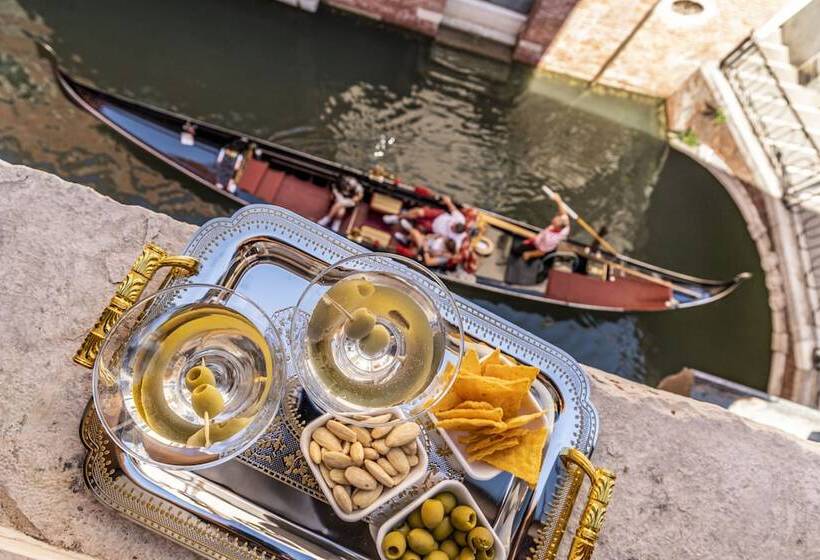 Suite with Views, Bella Venezia