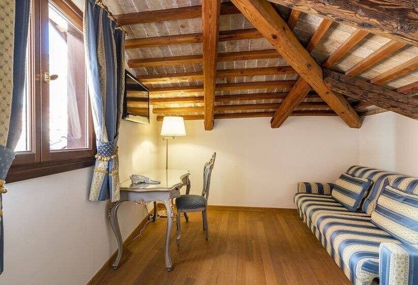 سوئیت با چشم‌انداز, Bella Venezia