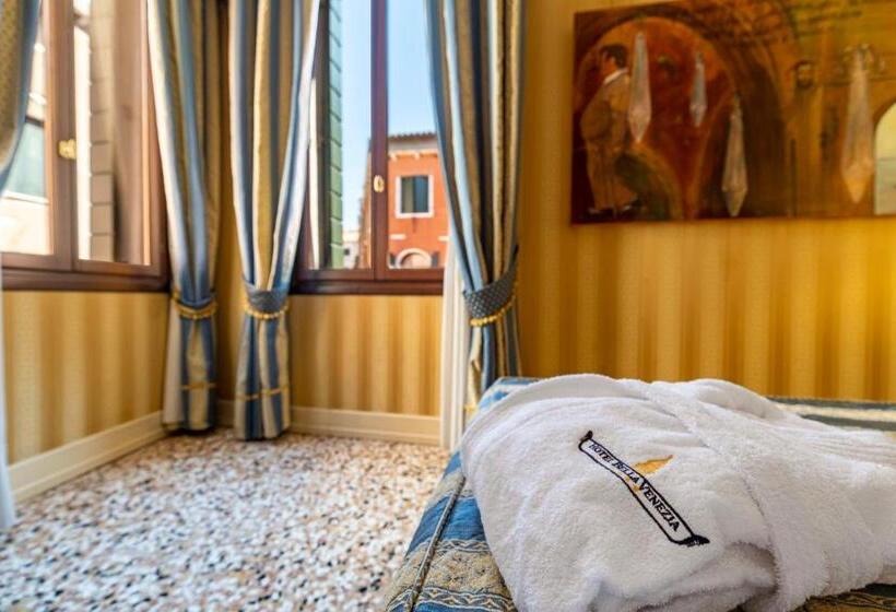سوئیت با چشم‌انداز, Bella Venezia