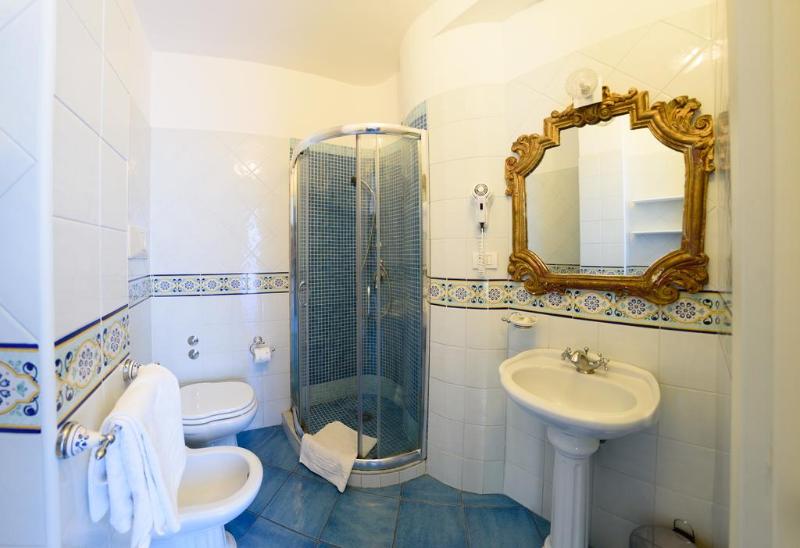 اتاق استاندارد, Bussola