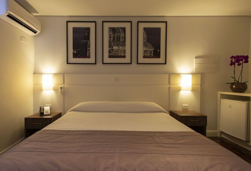 Standard Triple Room, Centro Europeu