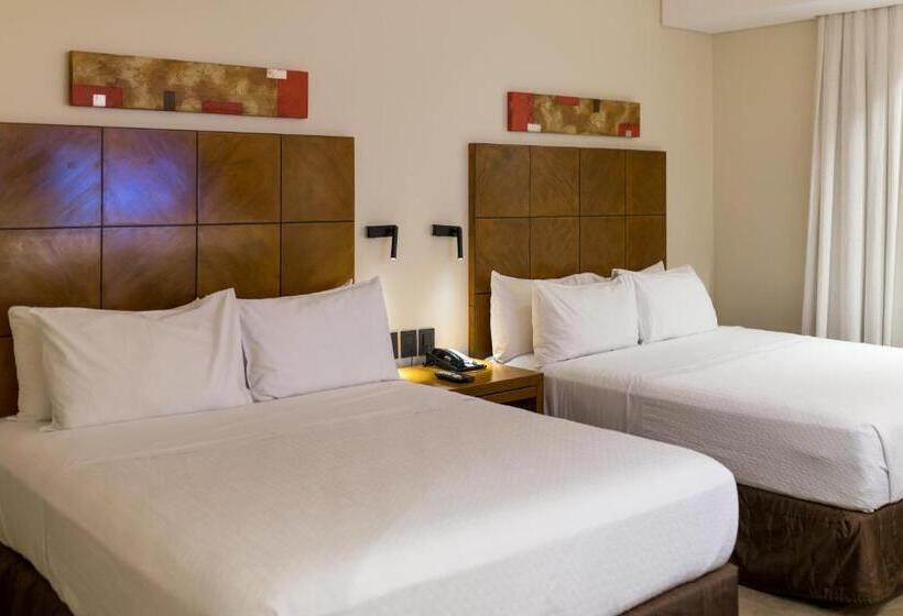 Executive Room, Crowne Plaza Asunción, An Ihg