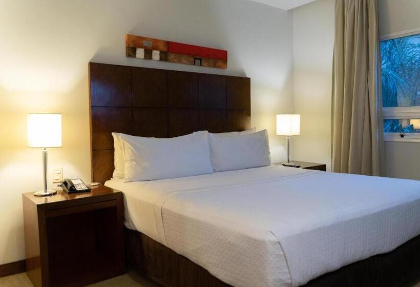 Standardzimmer Kingsize Bett, Crowne Plaza Asunción, An Ihg