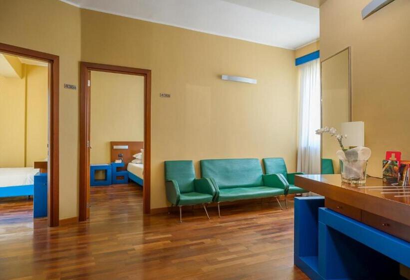 Comfort suite with sea view, Embassy & Boston
