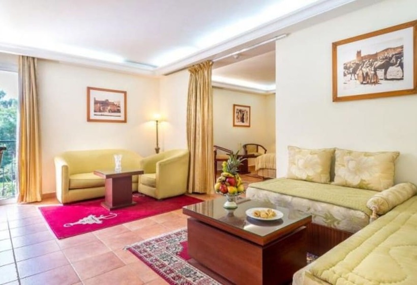 חדר סטנדרט, Farah Khouribga
