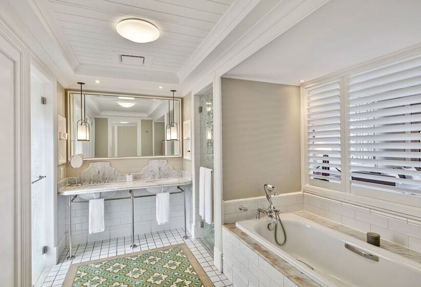 سوییت با چشم‌انداز دریا, Heritage Le Telfair Golf & Wellness Resort