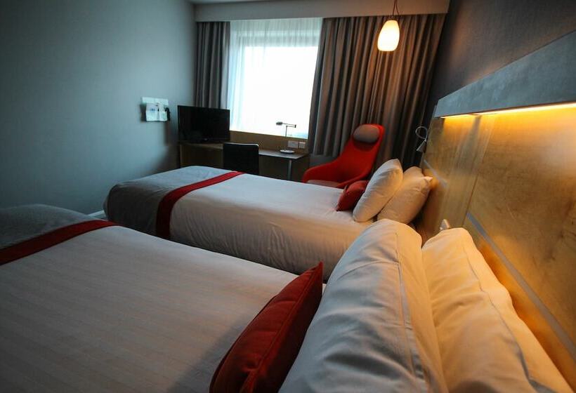 Standard Room, Holiday Inn Express Doncaster