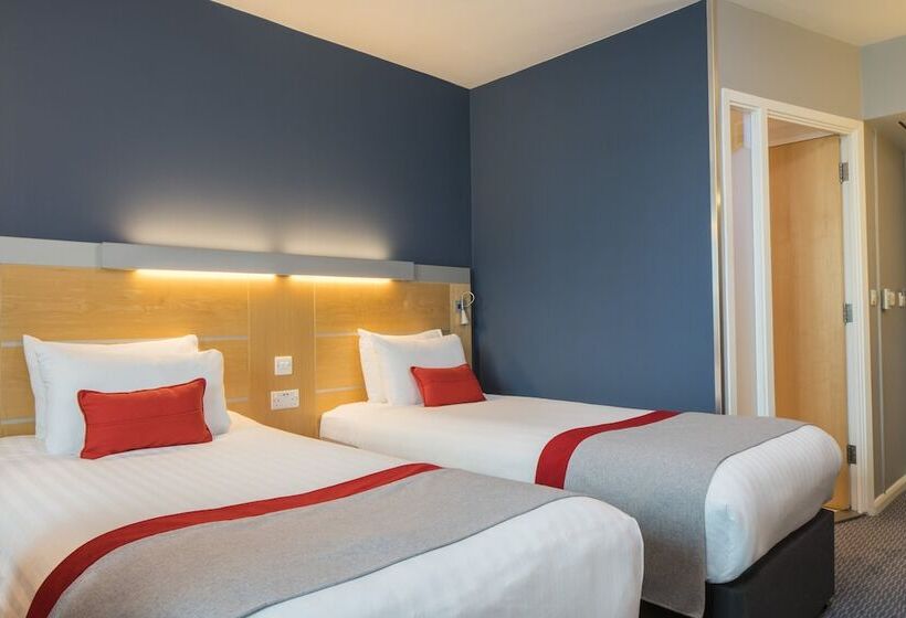 اتاق استاندارد برای معلولان, Holiday Inn Express Doncaster, An Ihg