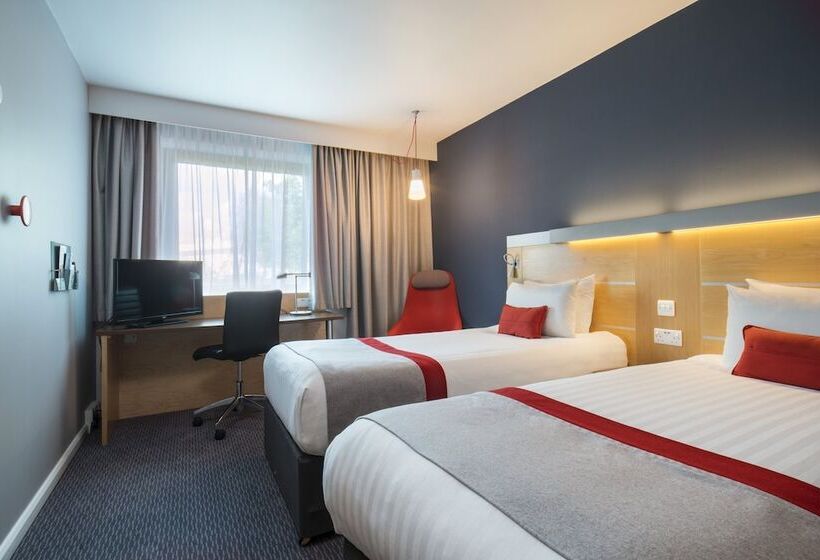 Standard Room Adapted for people with reduced mobility, Holiday Inn Express Doncaster