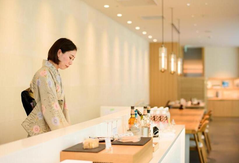 اتاق کلاب, Kanazawa Tokyu