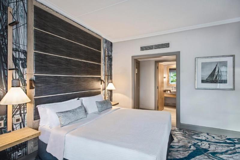 سوییت جونیور, Le Suffren Hotel & Marina