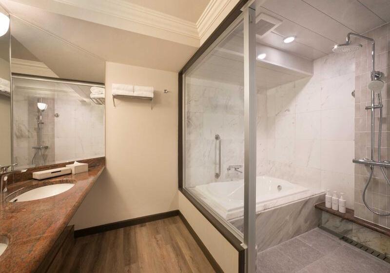 اتاق سوپریور چهار تخته, Oriental Hotel Okinawa Resort & Spa