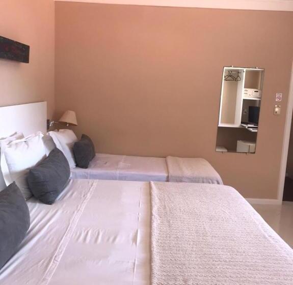 Standard Triple Room, Pousada Mareia