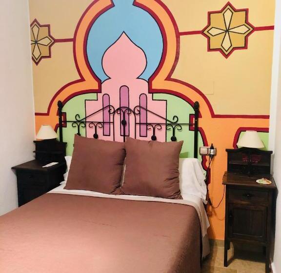 اتاق عادی یک تخته, Puerta Nazari
