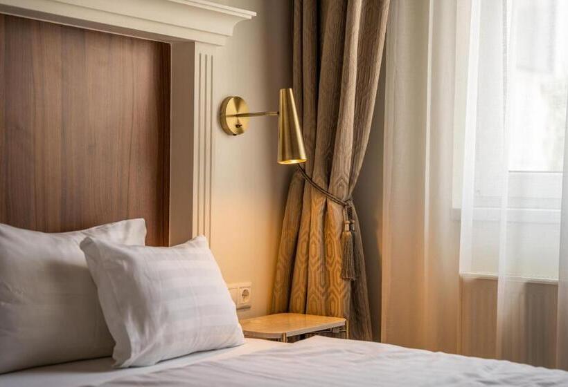 اتاق استاندارد با تخت بزرگ, Queen S Court Hotel & Residence
