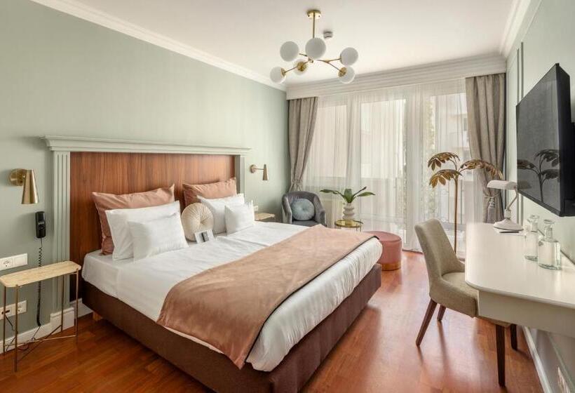 اتاق استاندارد با تخت بزرگ, Queen S Court Hotel & Residence