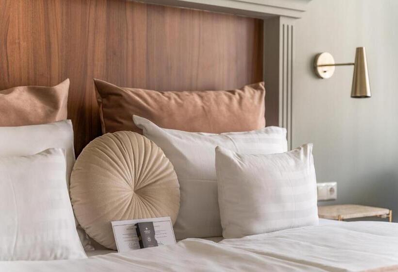 سوئیت خانواده 2 خوابه, Queen S Court Hotel & Residence