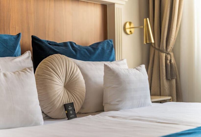 اتاق استاندارد با تخت بزرگ, Queen S Court Hotel & Residence