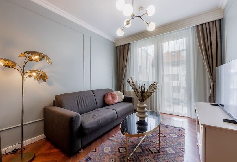 اتاق سوپریور سه تخته, Queen S Court Hotel & Residence