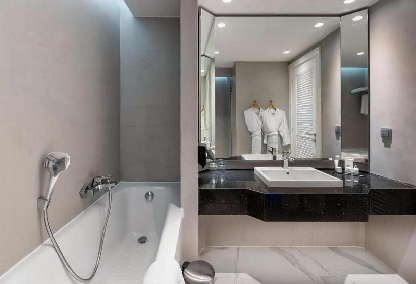 اتاق سوپریور با چشم‌انداز جانبی دریا, Radisson Blu Palace Resort & Thalasso, Djerba