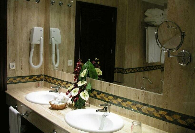 سوییت جونیور, Santiago