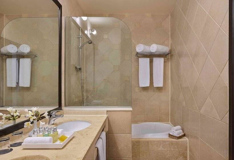 سوییت جونیور, Jaz Lamaya Resort