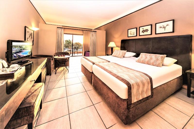اتاق خانوادگی با چشم‌انداز دریا, Jaz Lamaya Resort
