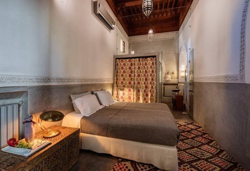 اتاق کلاسیک, 72 Riad