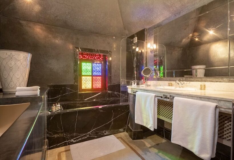سوییت جونیور, Riad Alma