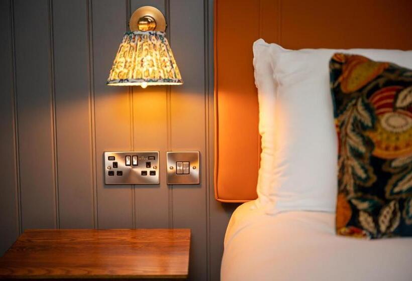 اتاق استاندارد, Ely Hotel By Chef & Brewer Collection