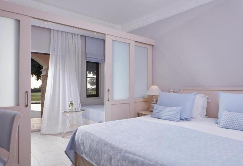 Семейный Номер, Aphrodite Hills