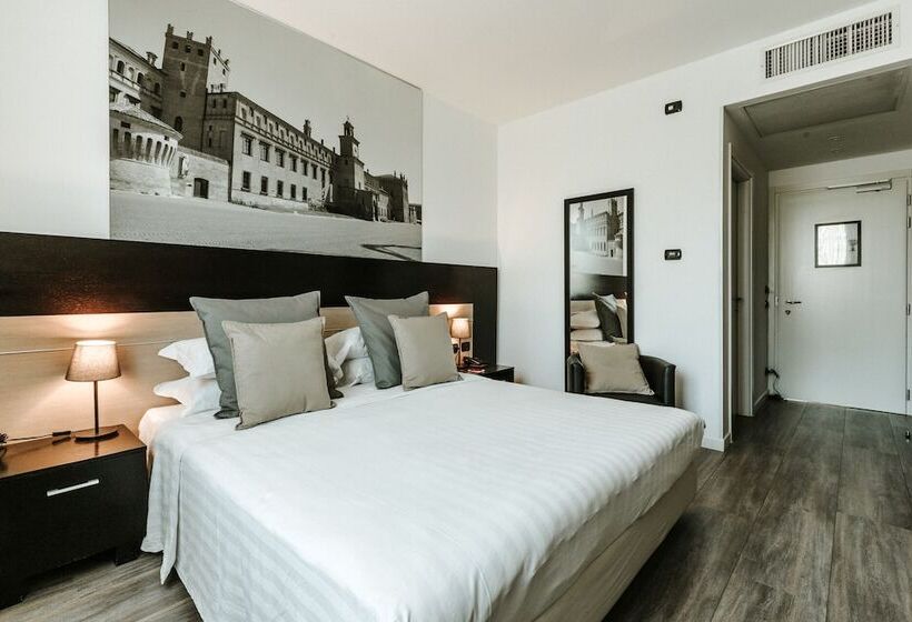 Superior Room, Carpi