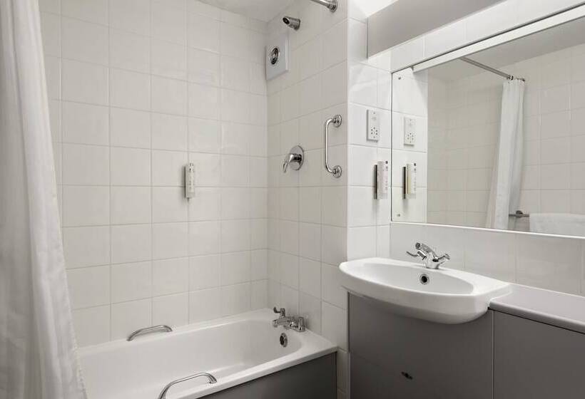 اتاق خانوادگی, Days Inn Hotel Bradford   Leeds