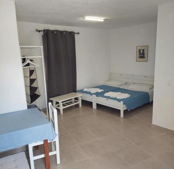 Chambre Economy, Eri