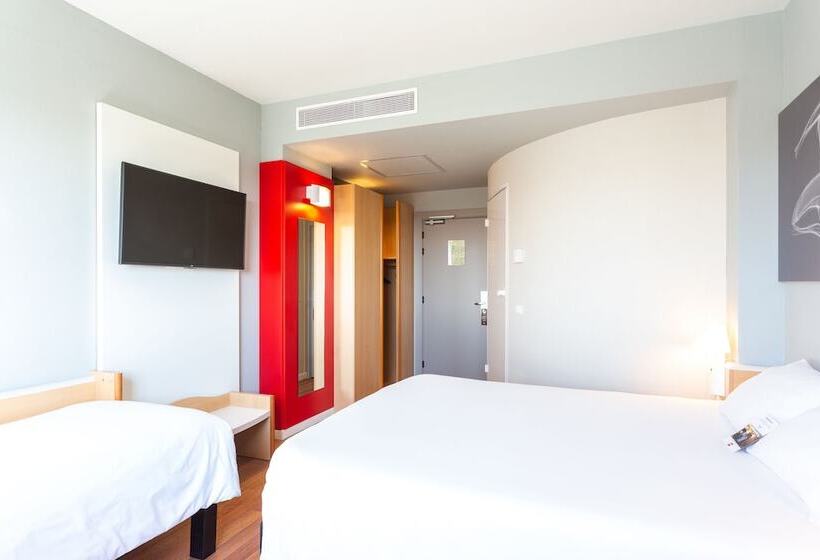 Standard Room, Ibis Elche