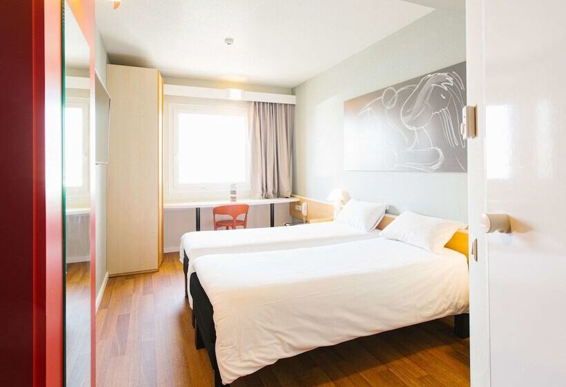 StandaardKamer, Ibis Elche