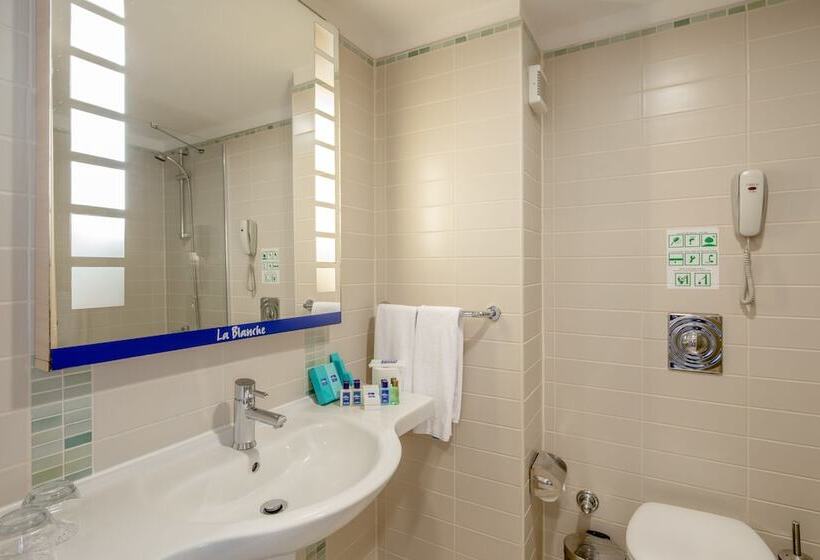 اتاق استاندارد با چشم‌انداز استخر, La Blanche Resort & Spa