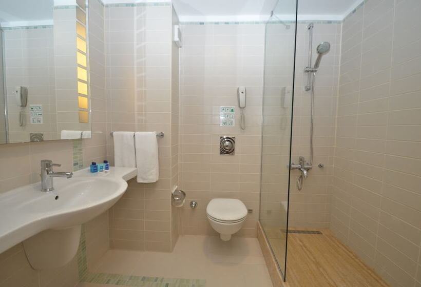 اتاق استاندارد با چشم‌انداز استخر, La Blanche Resort & Spa