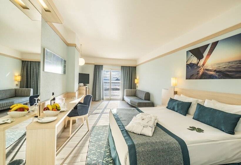 اتاق استاندارد با چشم‌انداز استخر, La Blanche Resort & Spa Ultra All Inclusive