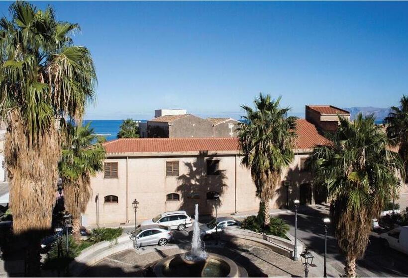 اتاق لوکس با بالکن و چشمانداز دریا, La Piazzetta