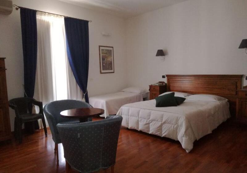 اتاق کلاسیک, La Piazzetta