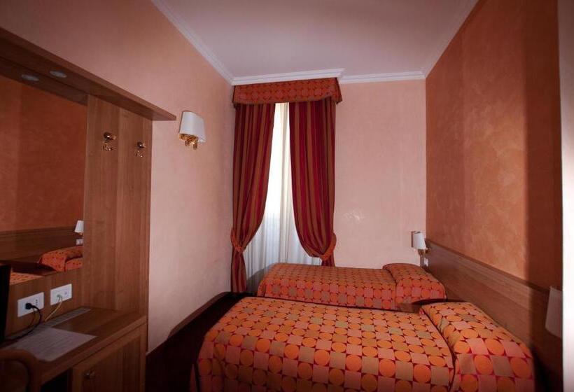 اتاق استاندارد سه نفره, New Morpheus Rooms