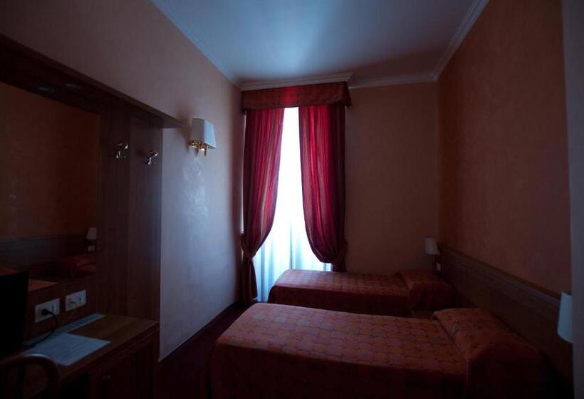 اتاق استاندارد سه نفره, New Morpheus Rooms