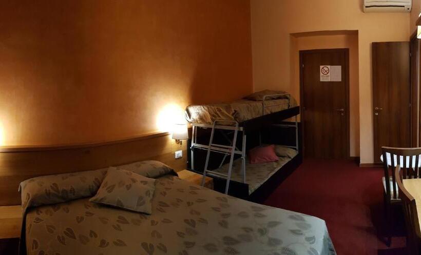 اتاق استاندارد چهار تخته, New Morpheus Rooms