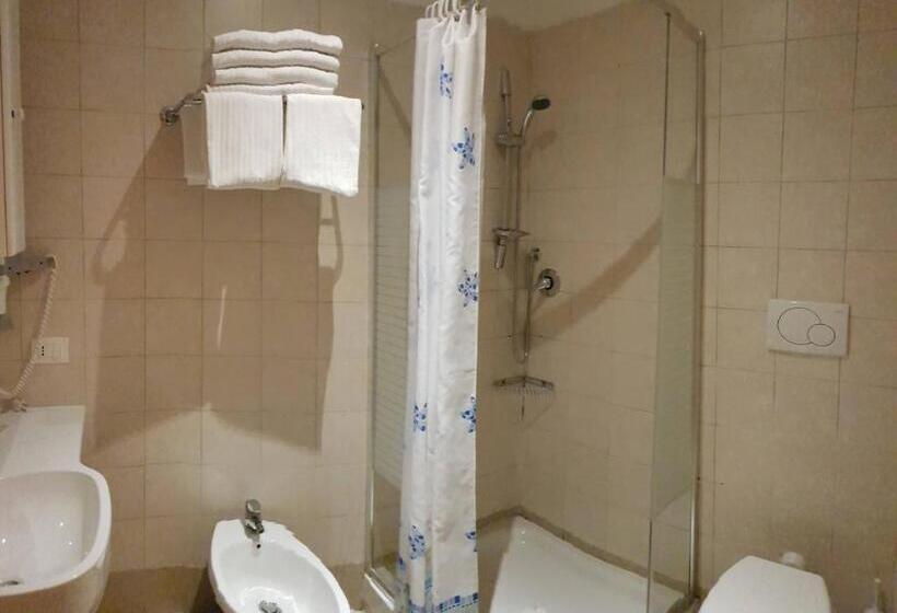 اتاق استاندارد چهار تخته, New Morpheus Rooms