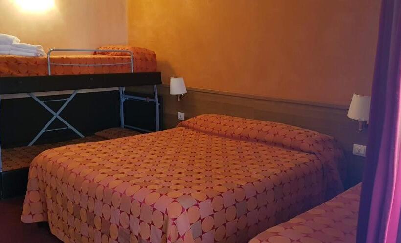 اتاق پنج‌تخته استاندارد, New Morpheus Rooms