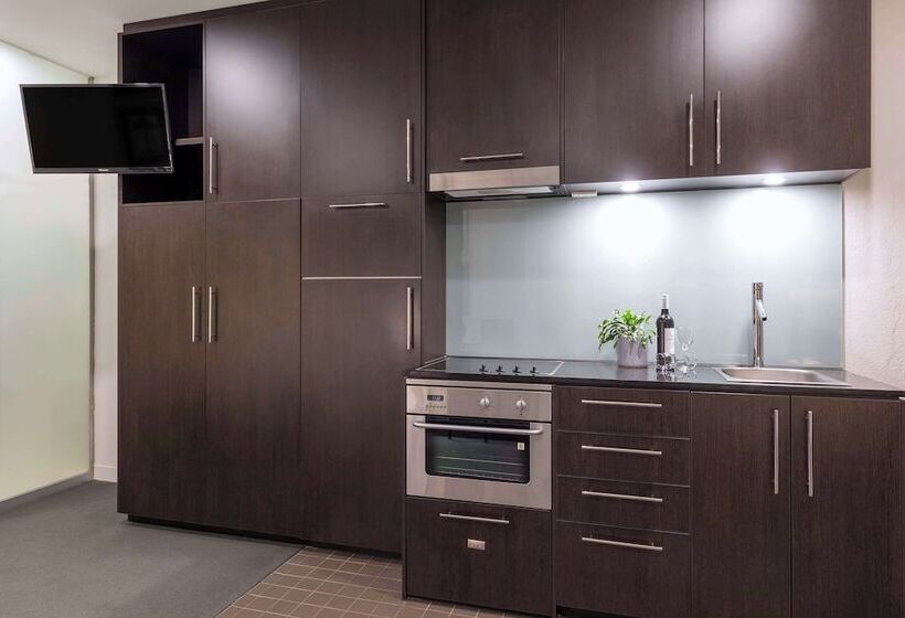 استودیوی استاندارد, Oaks Melbourne On Collins Suites
