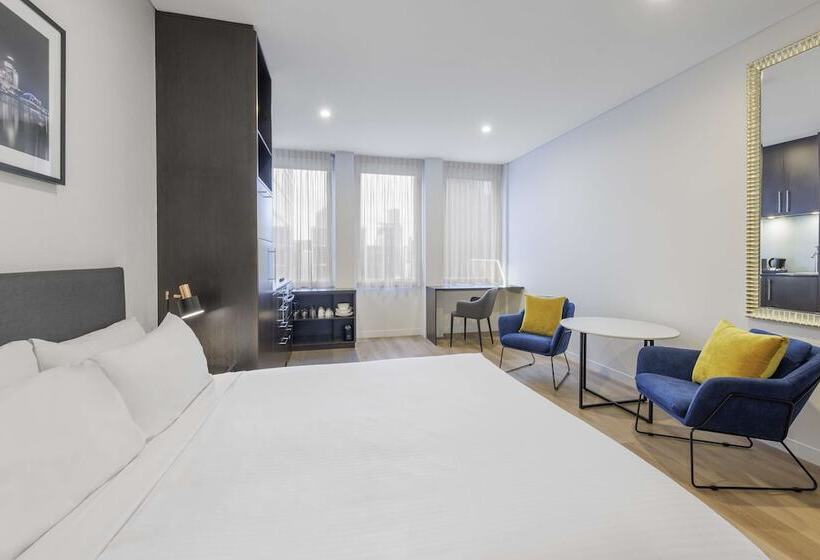 استودیو اجرایی, Oaks Melbourne On Collins Suites